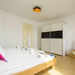 West Coast Luxury Split