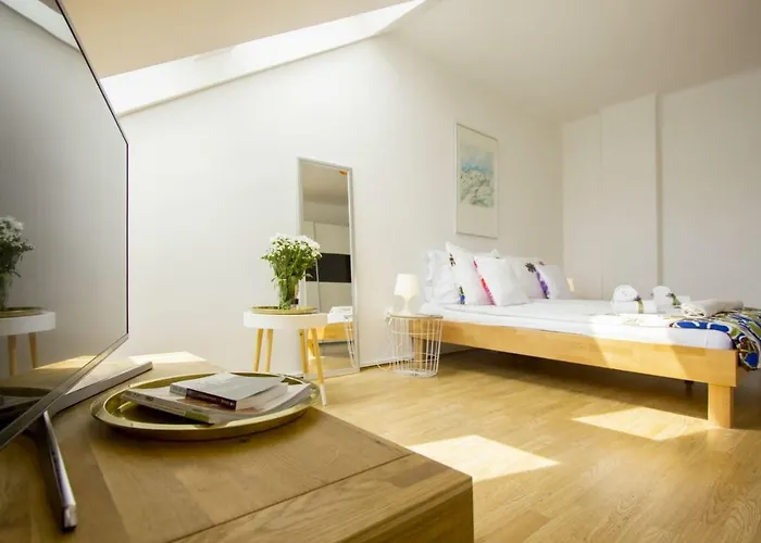 West Coast Luxury * Split