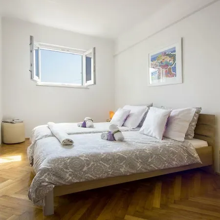 West Coast Luxury Apartment