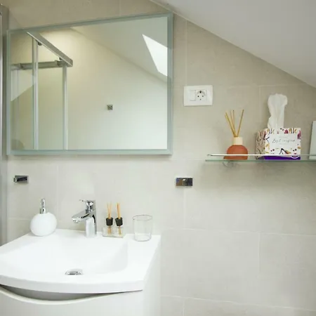 West Coast Luxury Apartament *