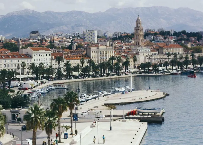 West Coast Luxury Apartman