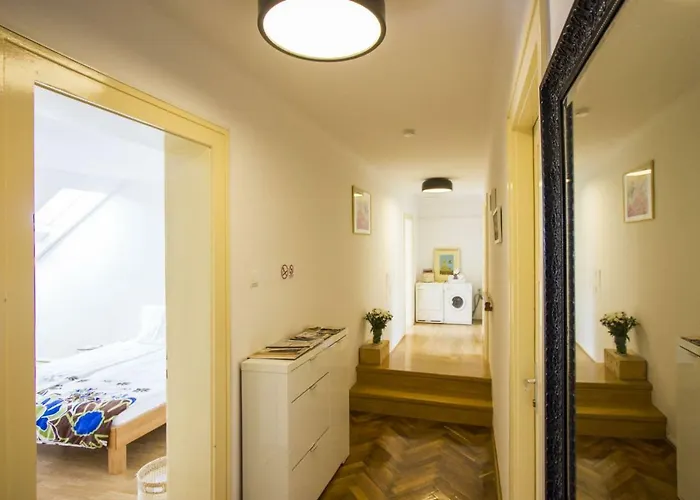 West Coast Luxury * Split